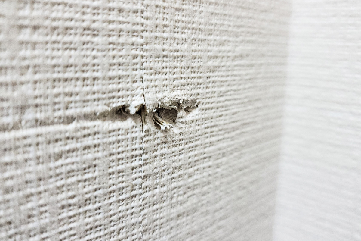 壁の穴・凹みの補修など